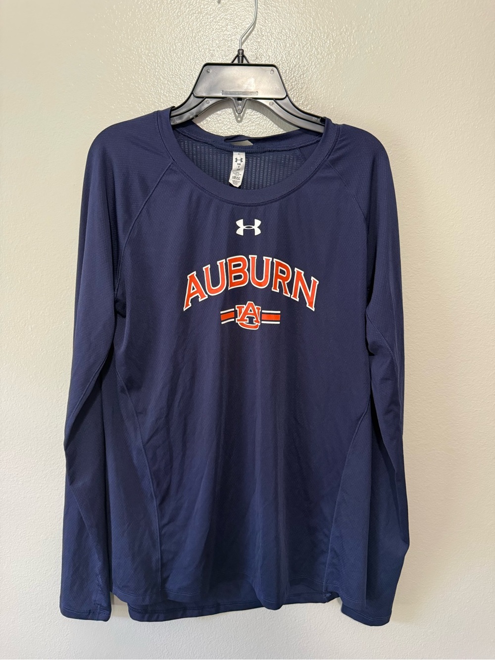Auburn Under Armour team issued womens heat gear long sleeve shirt lightweight S